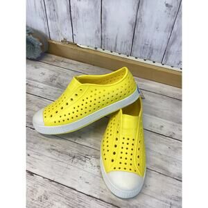 Native Jefferson Big Kids Girls Yellow Slip on Water Shoes